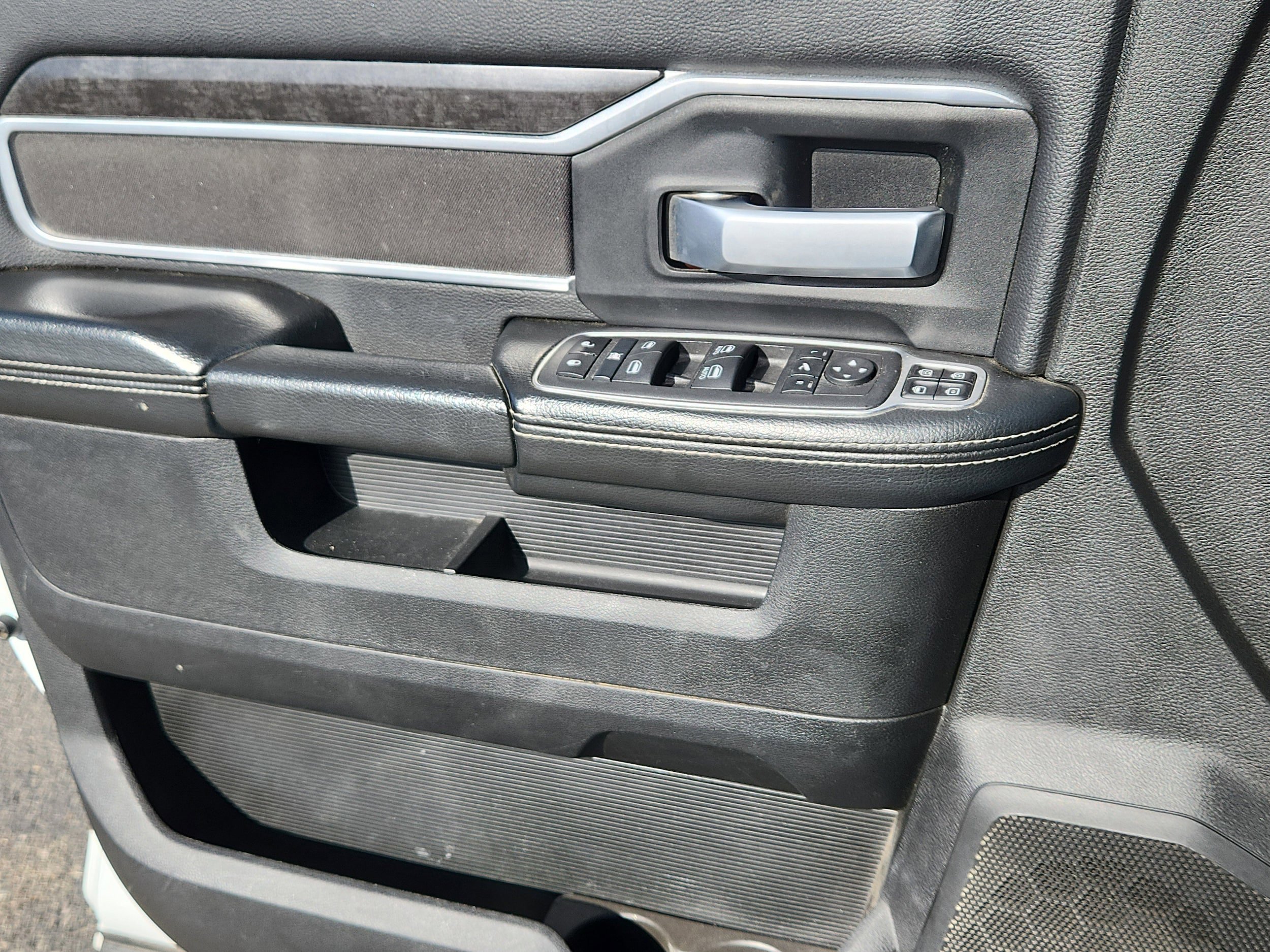 Used 2024 RAM 2500 Big Horn AWD/4WD image 8