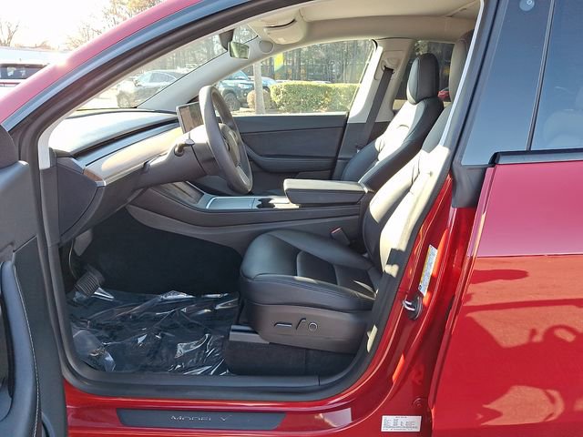 Used 2022 Tesla Model Y Long Range image 16