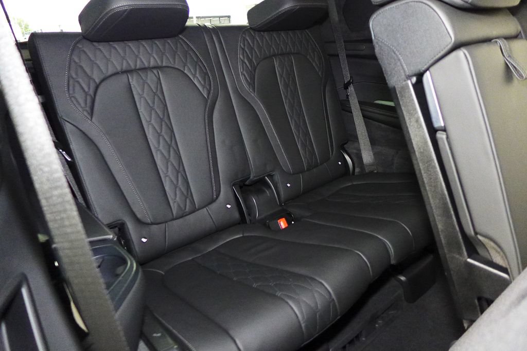 Certified 2024 BMW X7 M60i w/ Executive Package AWD/4WD image 21