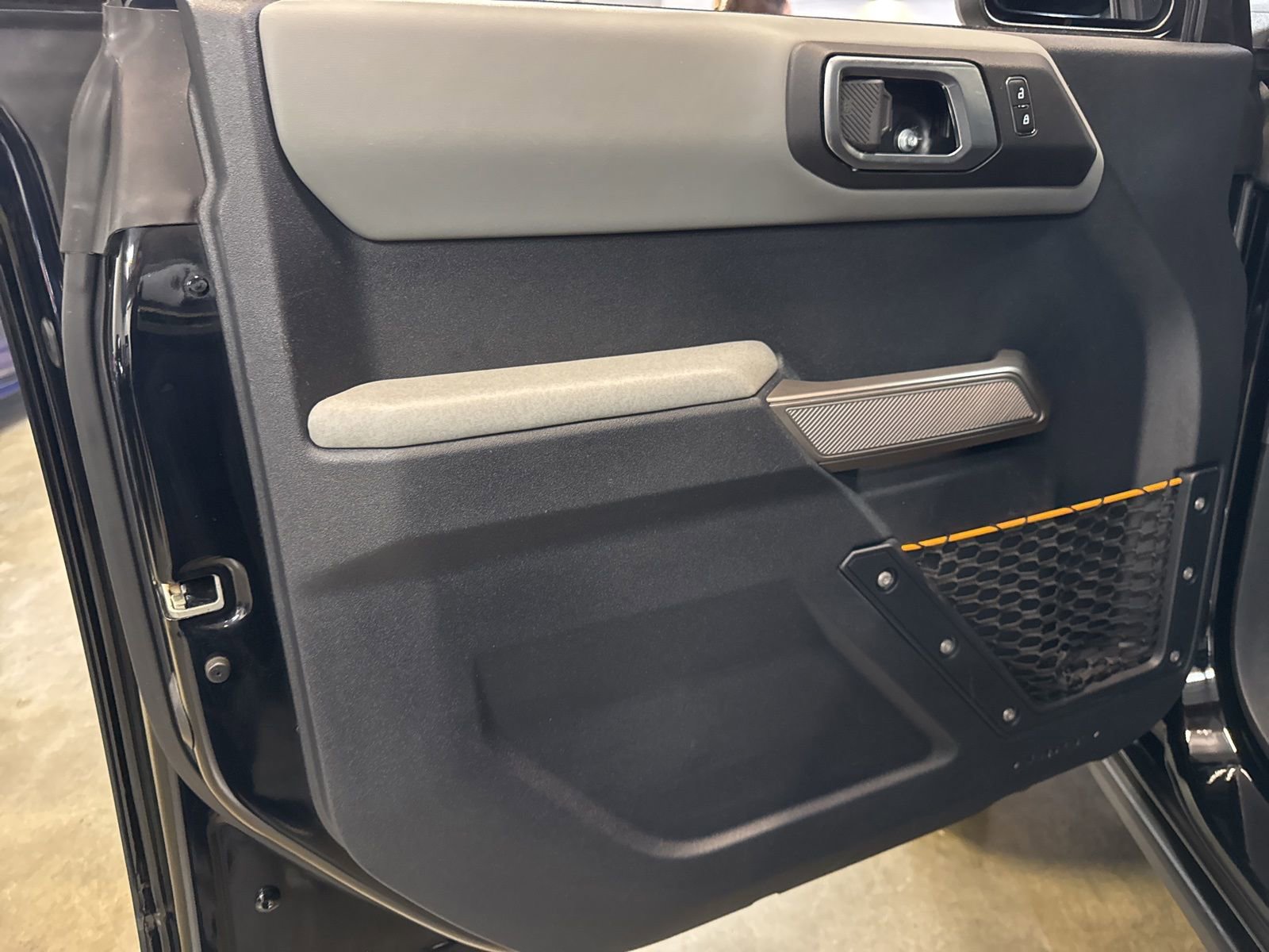 Used 2023 Ford Bronco Badlands image 9