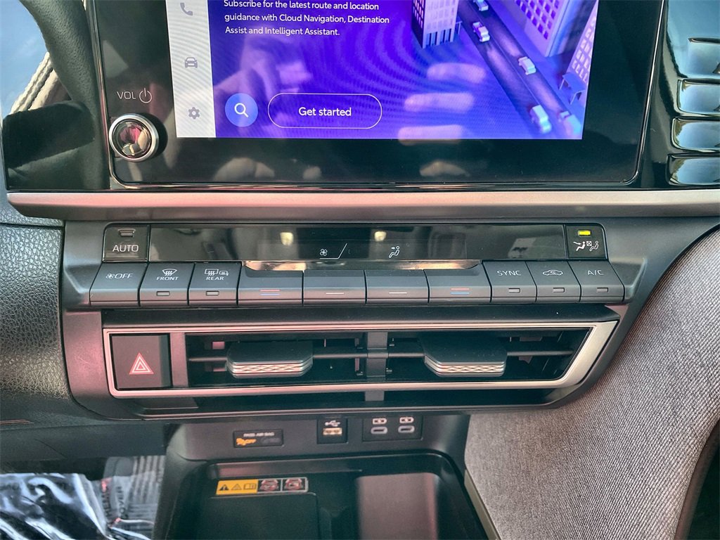 Used 2025 Toyota Camry LE image 16