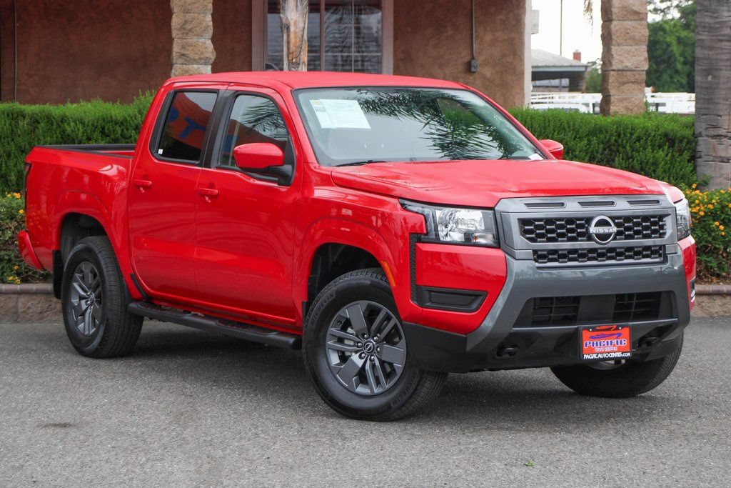 Used 2025 Nissan Frontier SV AWD/4WD image 2