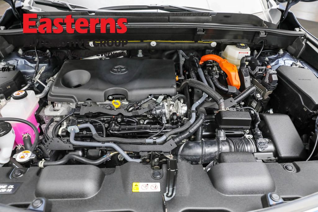 Used 2024 Toyota Venza LE image 7