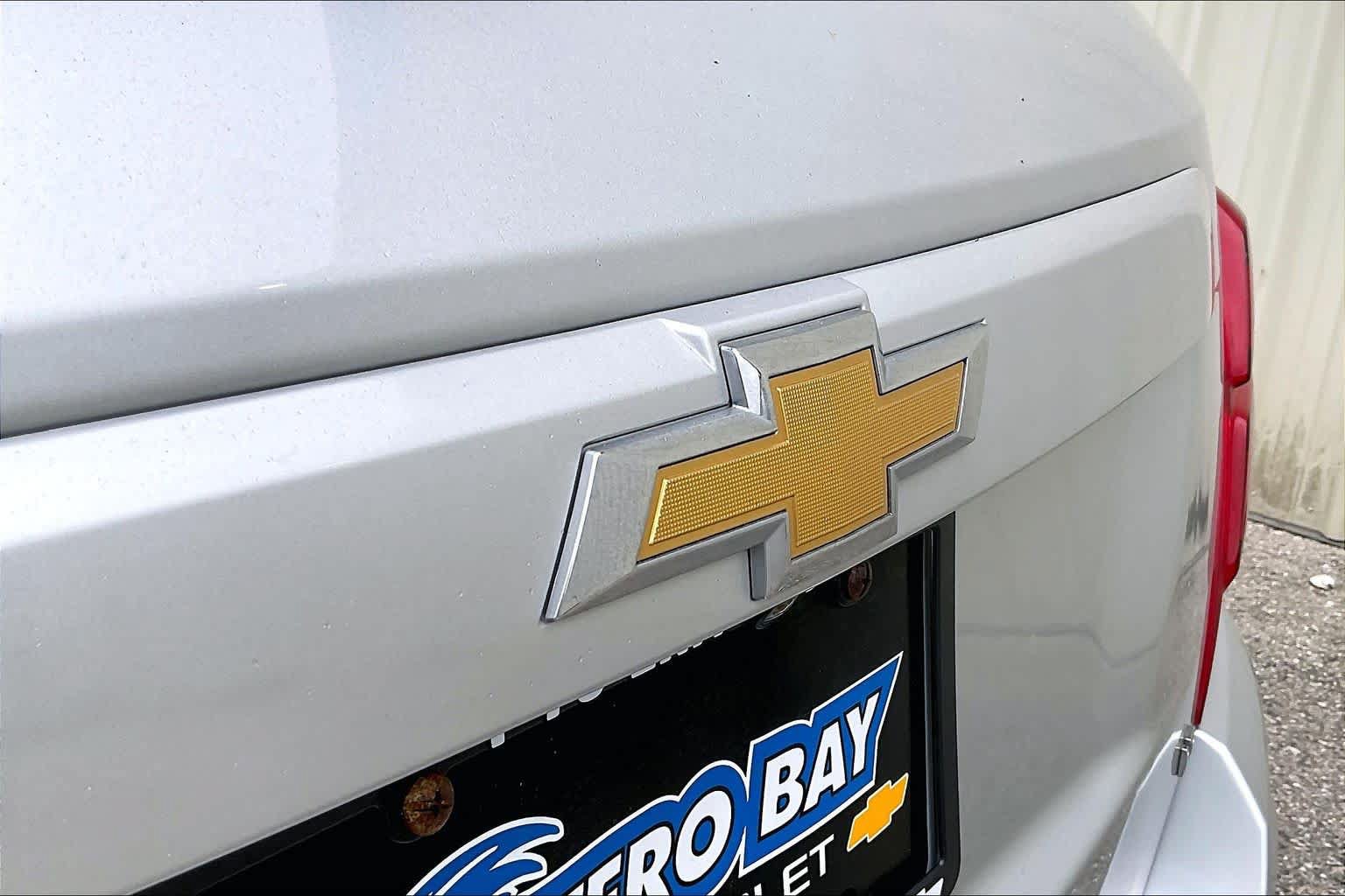 Used 2017 Chevrolet Trax LT w/ LT Convenience Package FWD image 8