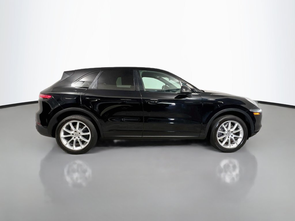 Used 2021 Porsche Cayenne AWD/4WD image 2