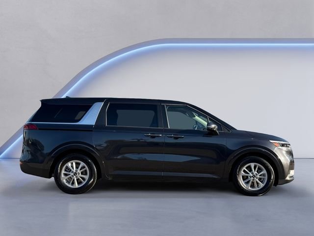 Used 2024 Kia Carnival LX image 4