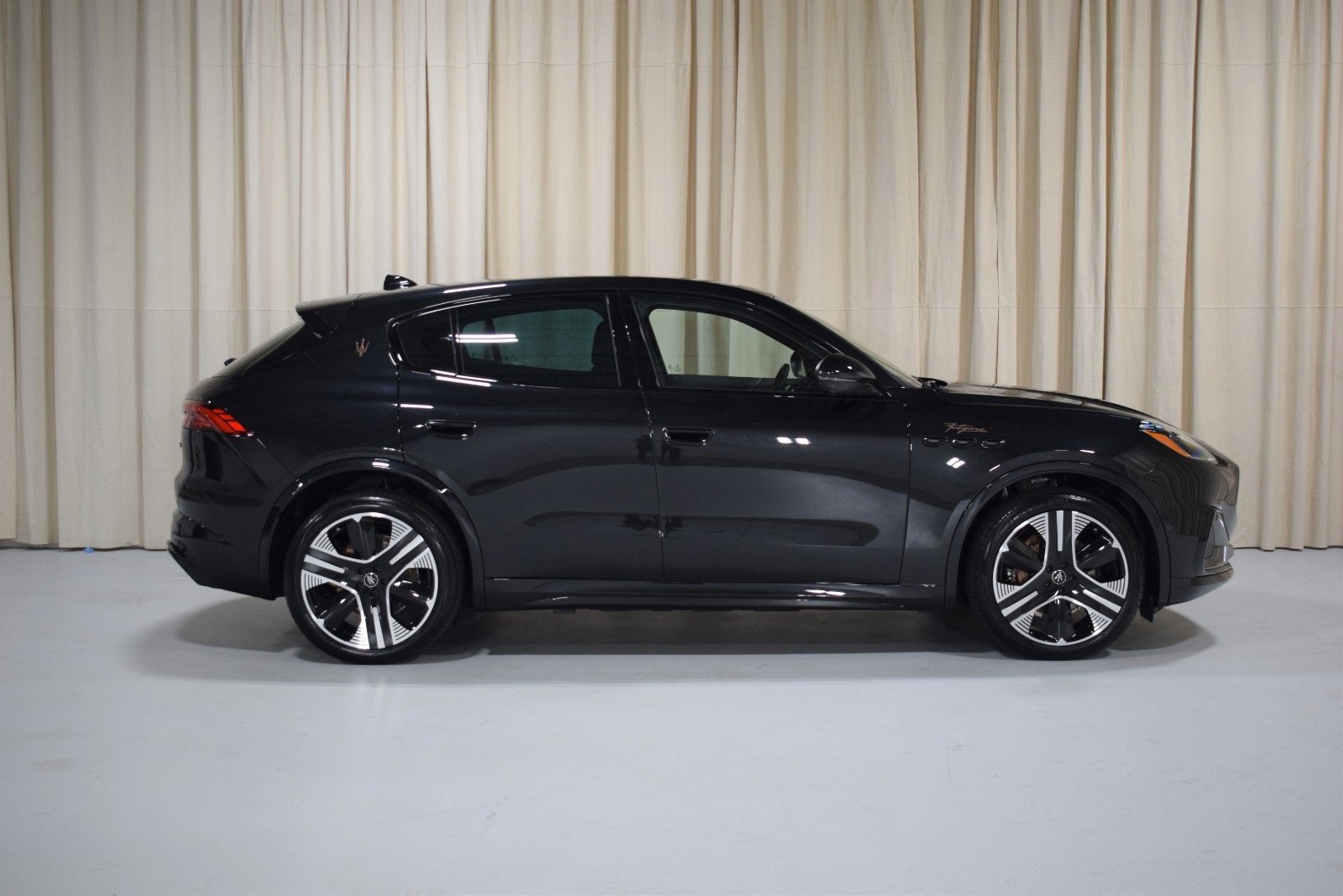 New 2025 Maserati Grecale Folgore image 17