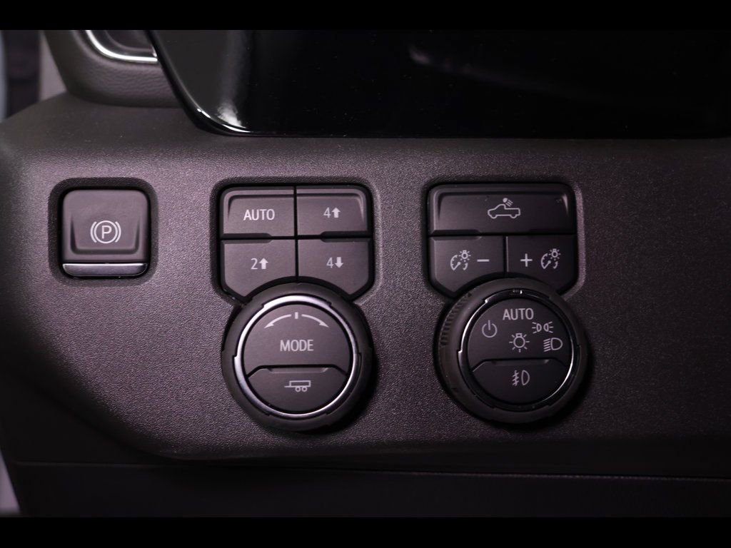 Used 2025 Chevrolet Silverado 1500 LT Trail Boss w/ Dark Appearance Package image 27