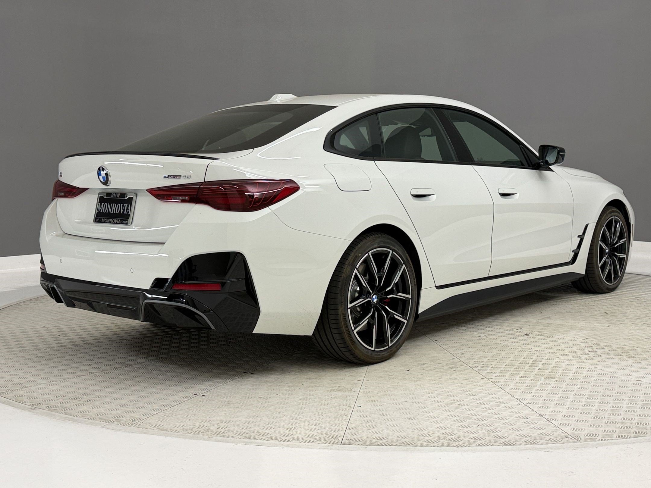 New 2026 BMW i4 eDrive40 w/ M Sport Package RWD image 9