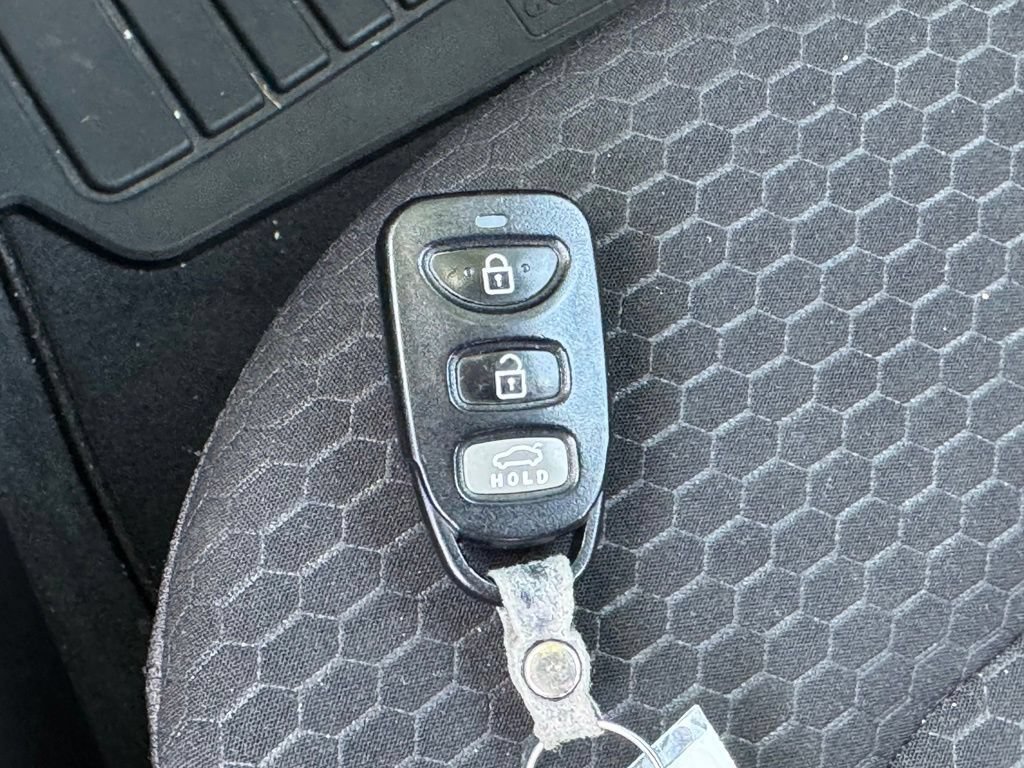 Used 2019 Hyundai Elantra SEL w/ Cargo Package FWD image 32