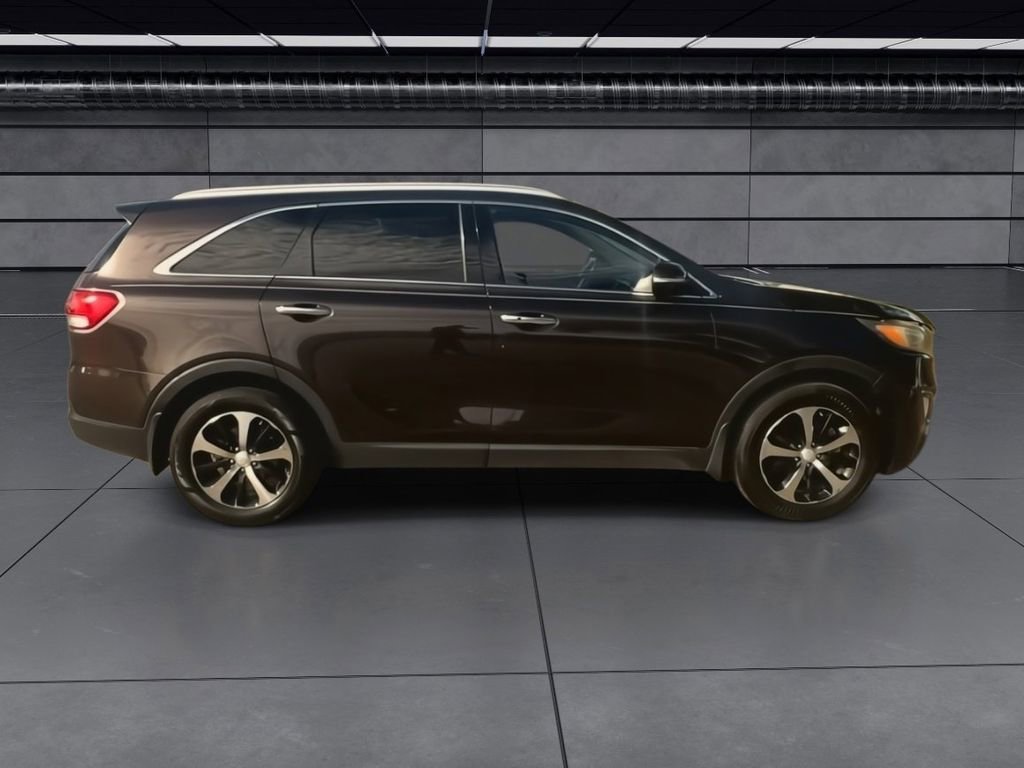 Used 2017 Kia Sorento EX image 9