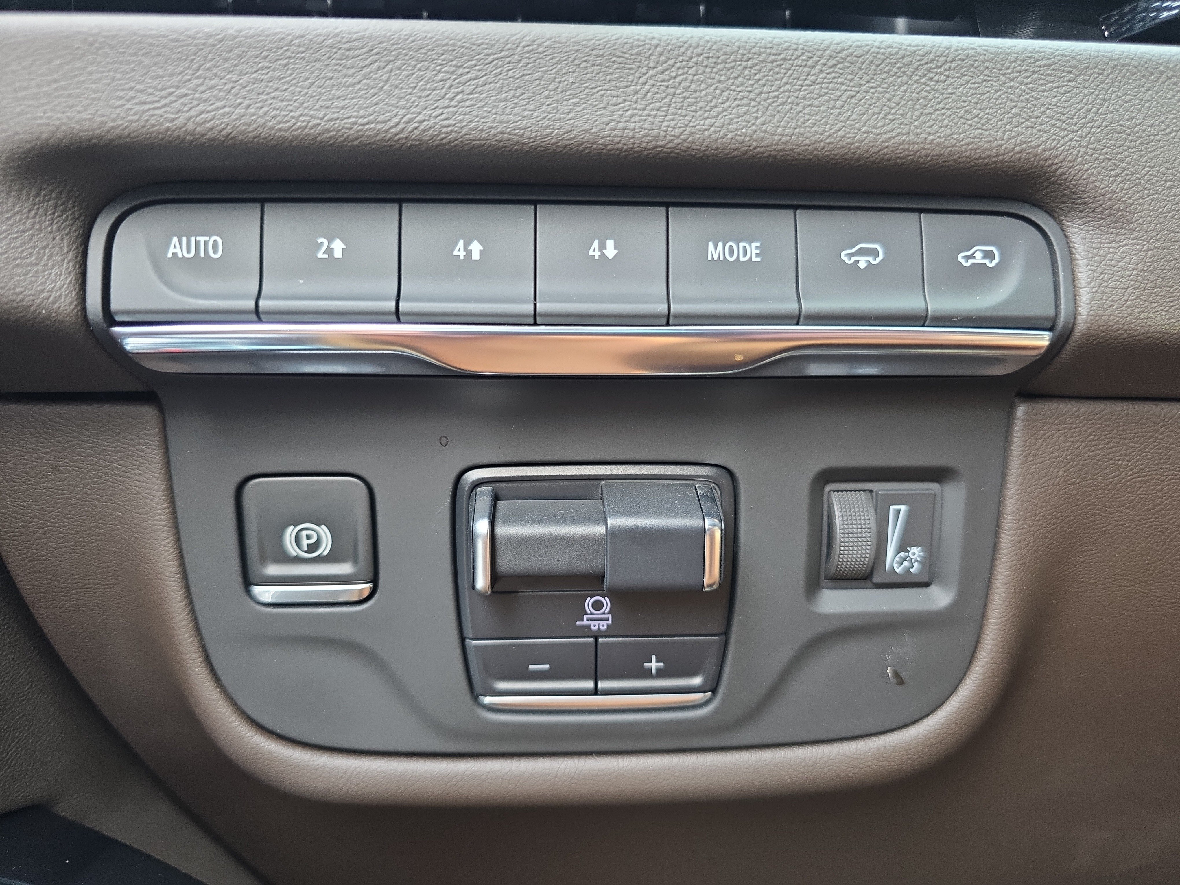 Used 2025 Cadillac Escalade Premium Luxury w/ Touring Package AWD/4WD image 28