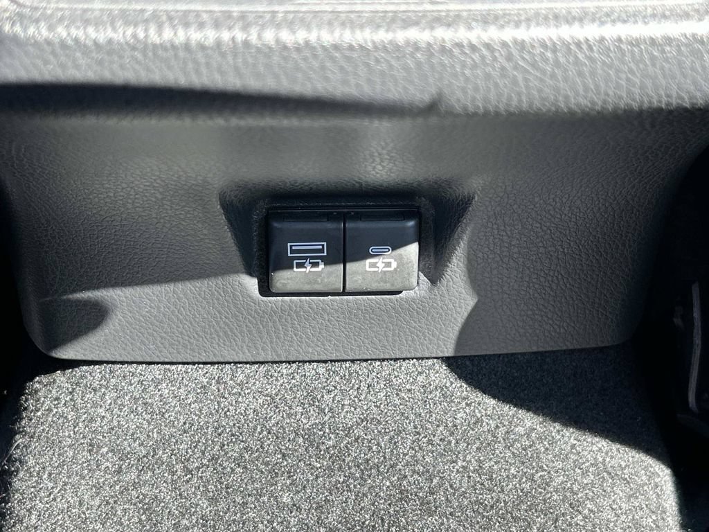 Used 2025 Toyota Camry LE w/ Convenience Package FWD image 20