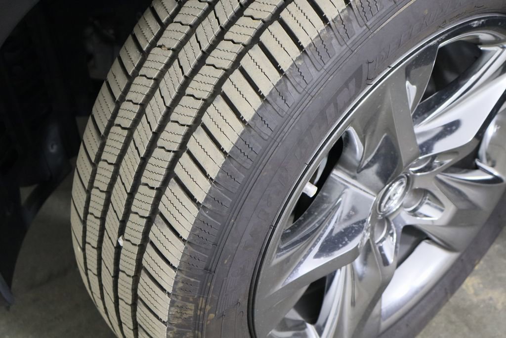 Used 2017 Toyota Highlander Limited image 39