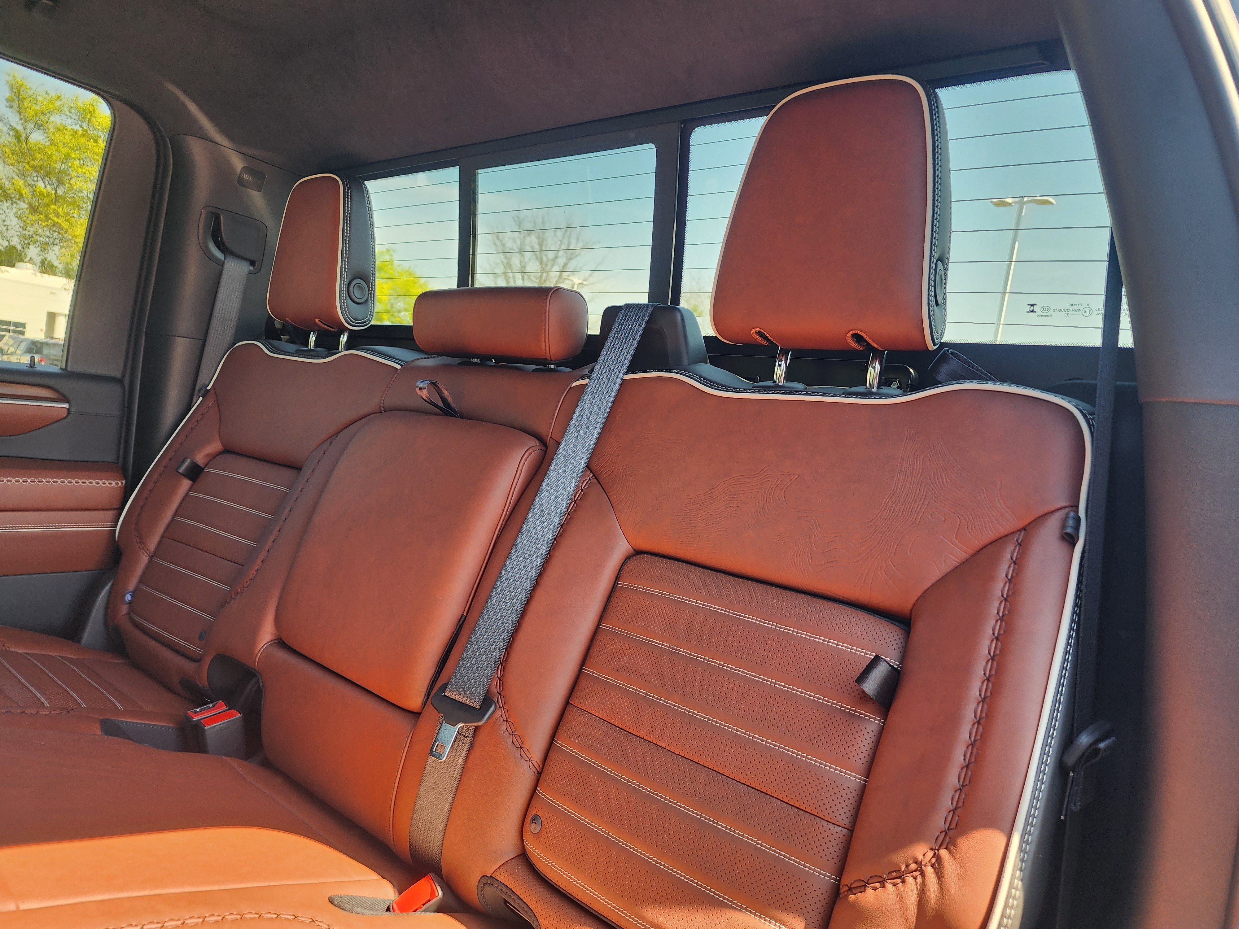 Used 2025 GMC Sierra 3500 Denali Ultimate image 13