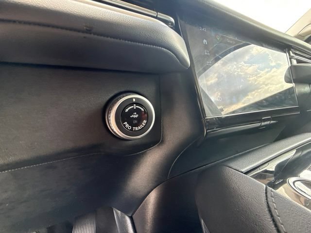 Certified 2025 Lincoln Navigator Reserve AWD/4WD image 28