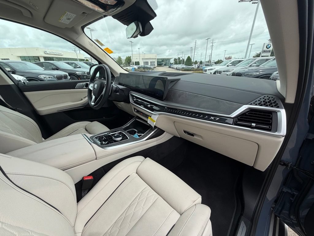 Certified 2026 BMW X7 xDrive40i w/ Executive Package AWD/4WD image 34