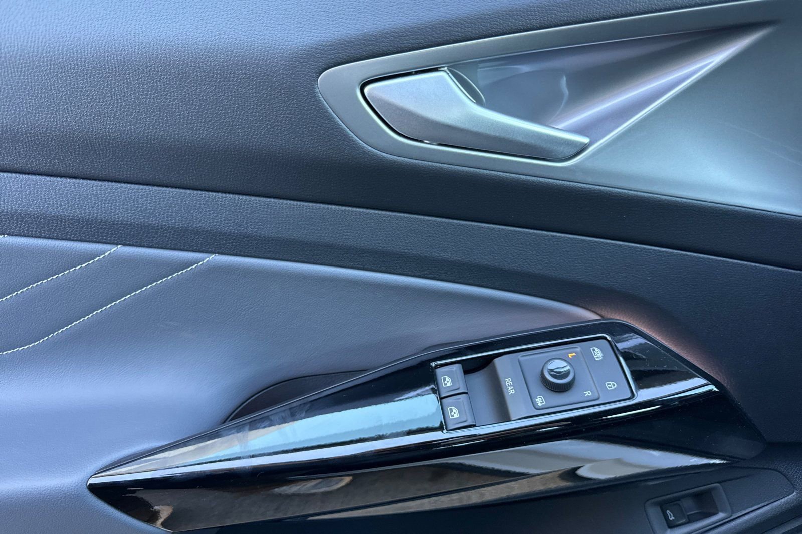 New 2026 Volkswagen ID.4 Pro S RWD image 11