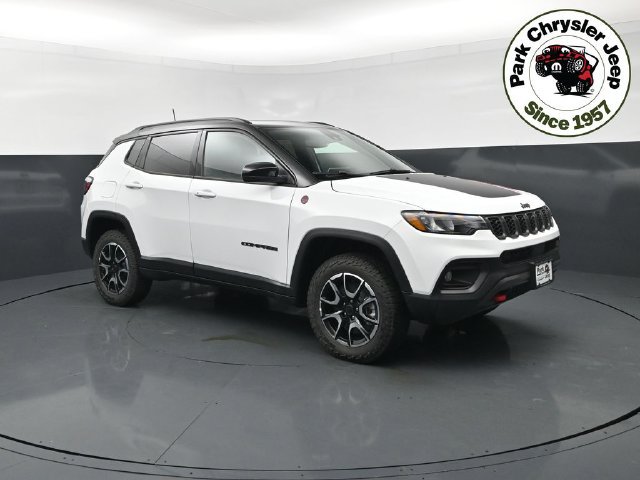 New 2026 Jeep Compass Trailhawk w/ Sun, Sound & Navigation Group
