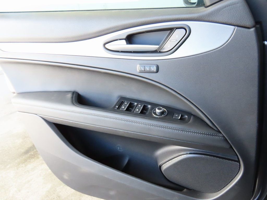New 2025 Alfa Romeo Stelvio Sprint w/ Convenience Package image 37