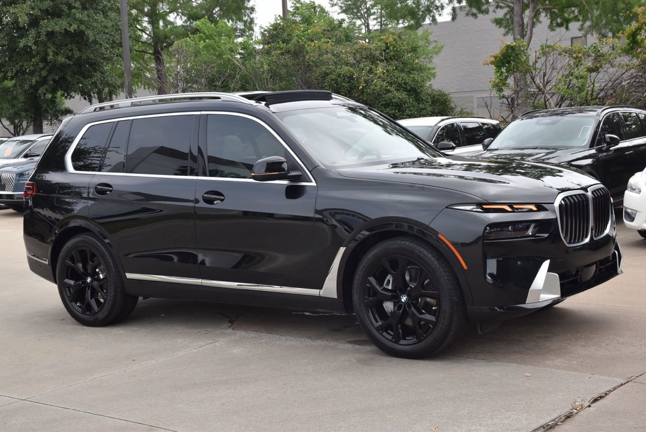 Used 2025 BMW X7 xDrive40i w/ Premium Package AWD/4WD image 5