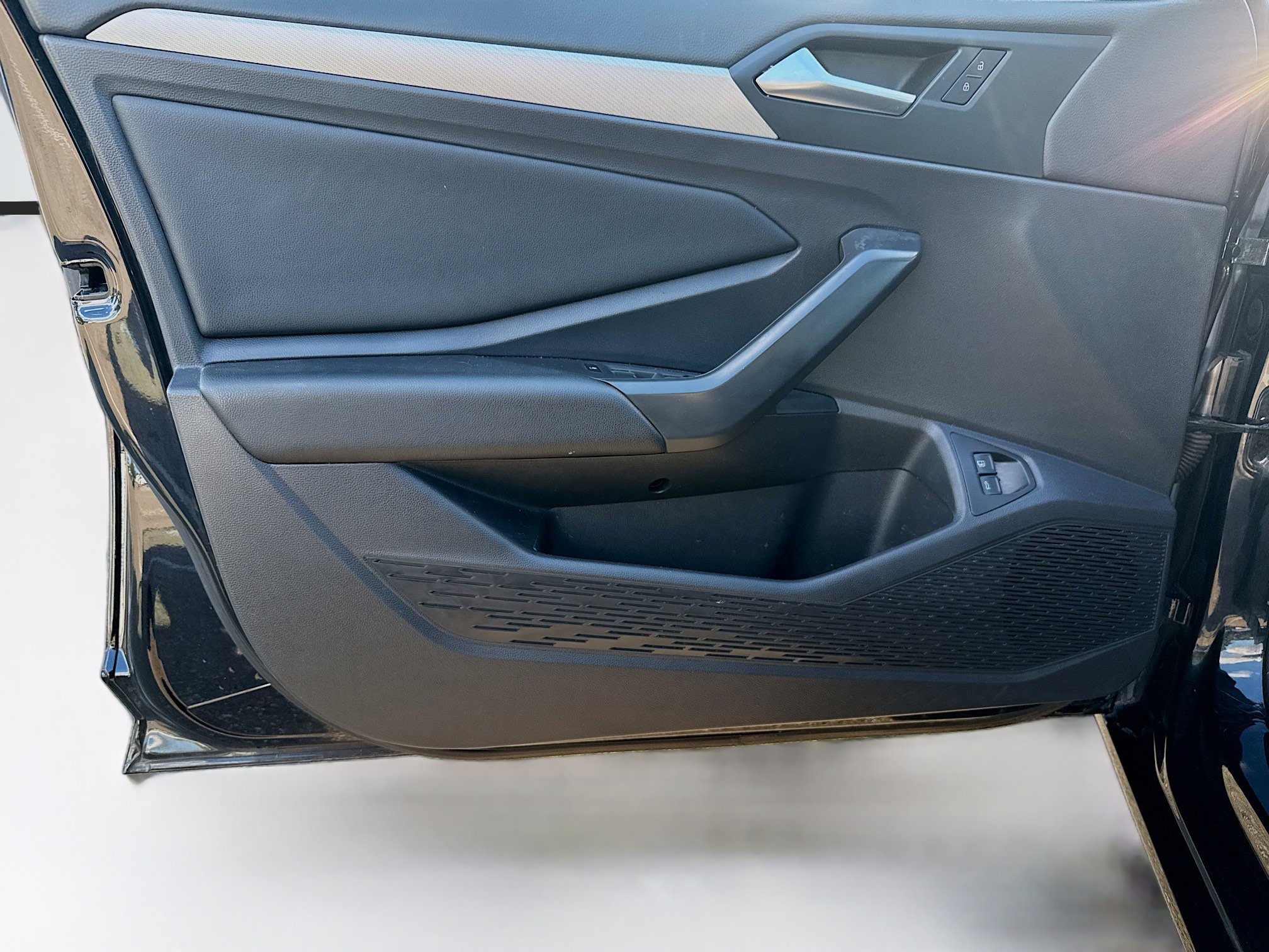 Used 2021 Volkswagen Jetta S w/ Driver Assistance Package image 20