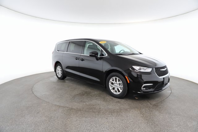 Used 2024 Chrysler Pacifica Touring-L image 26