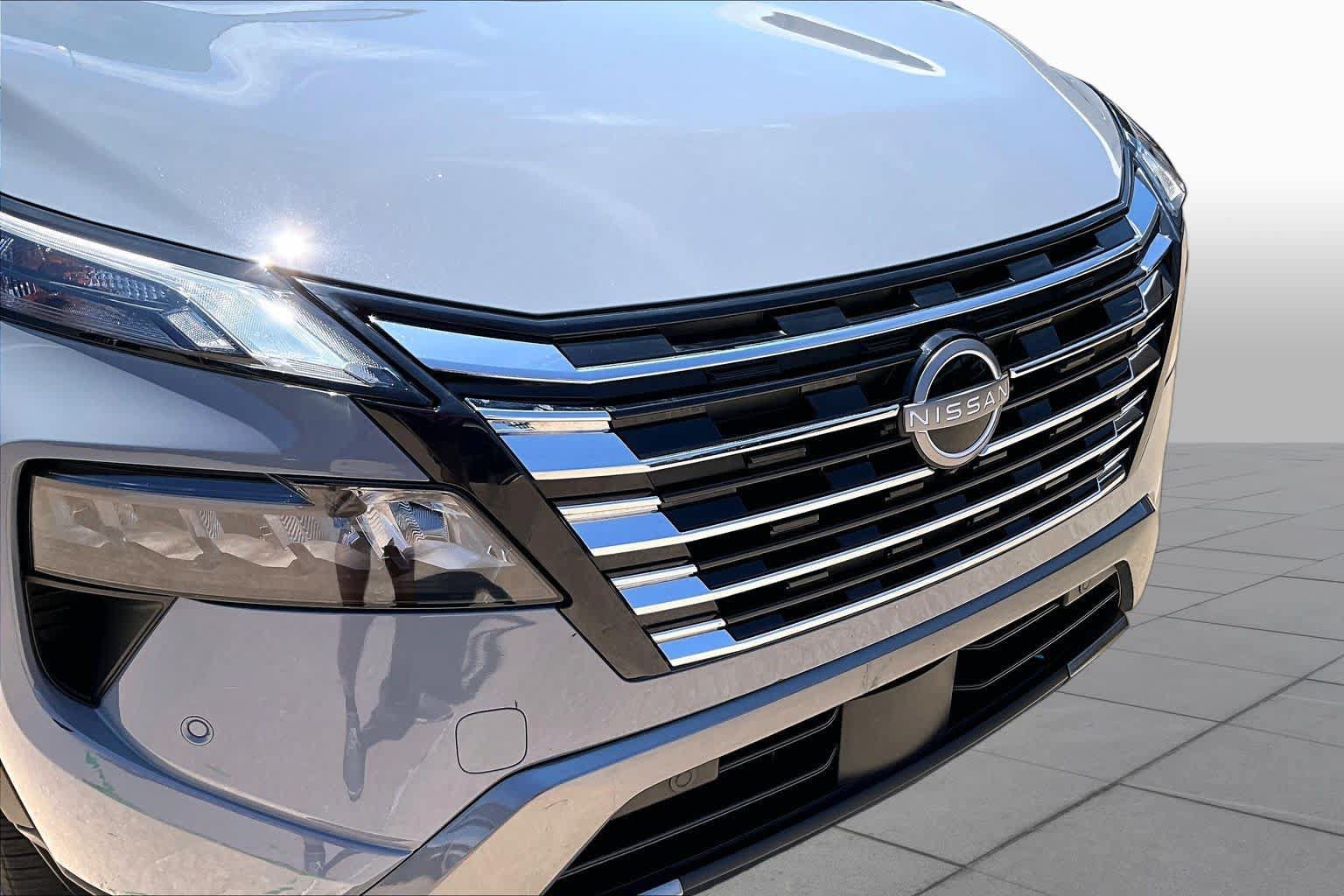 Certified 2025 Nissan Rogue SL AWD/4WD image 28