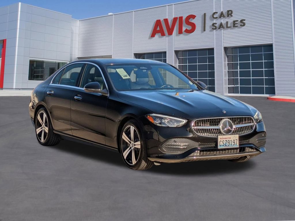 Used 2025 Mercedes-Benz C 300 4MATIC Sedan image 3