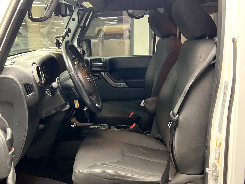 Used 2018 Jeep Wrangler Unlimited Sport S AWD/4WD image 9