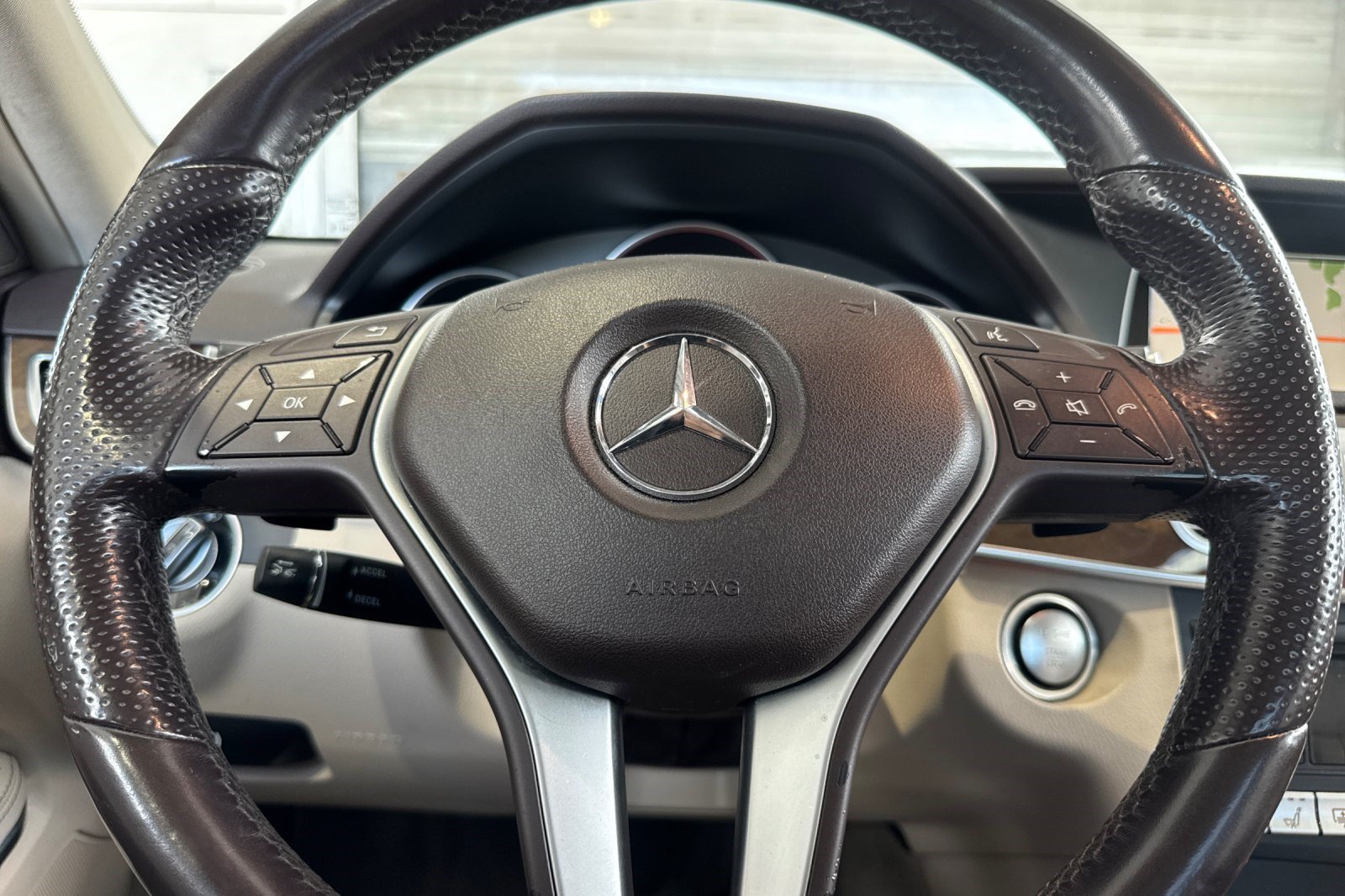 Used 2014 Mercedes-Benz E 350 4MATIC Sedan image 30