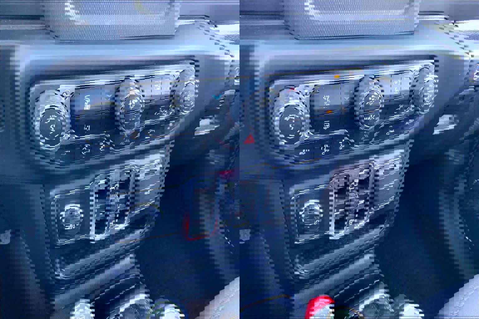 Used 2022 Jeep Wrangler Unlimited Sport image 32