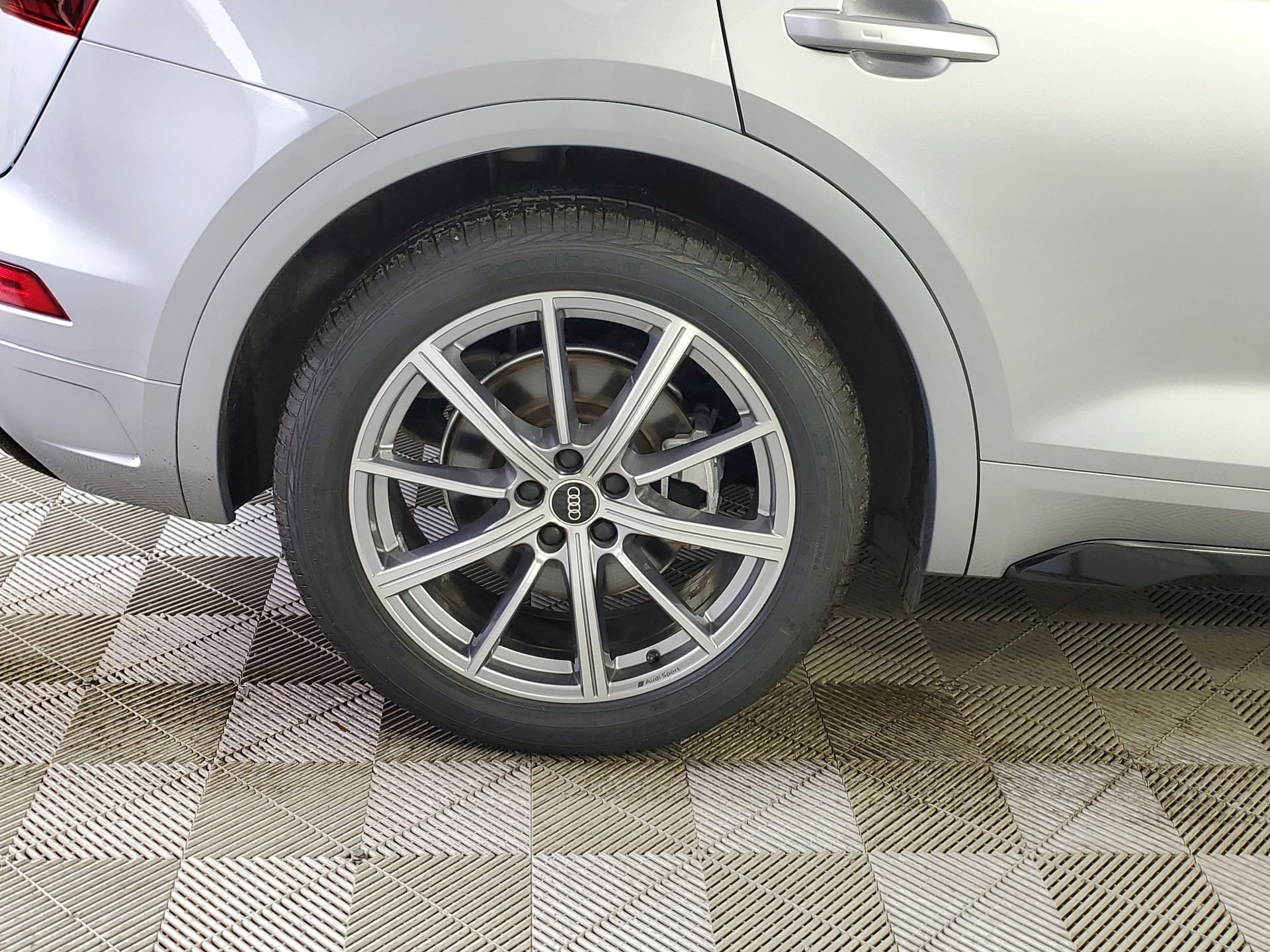 Certified 2023 Audi Q5 e Premium Plus w/ Premium Plus Package image 13