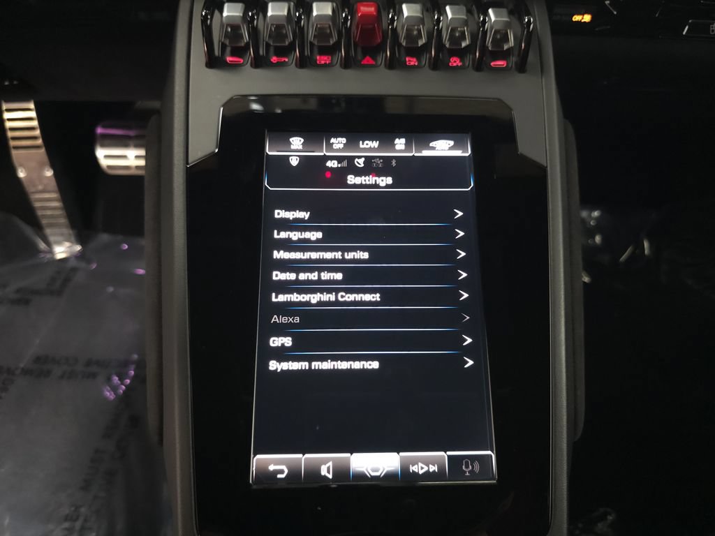 Used 2022 Lamborghini Huracan EVO RWD image 30