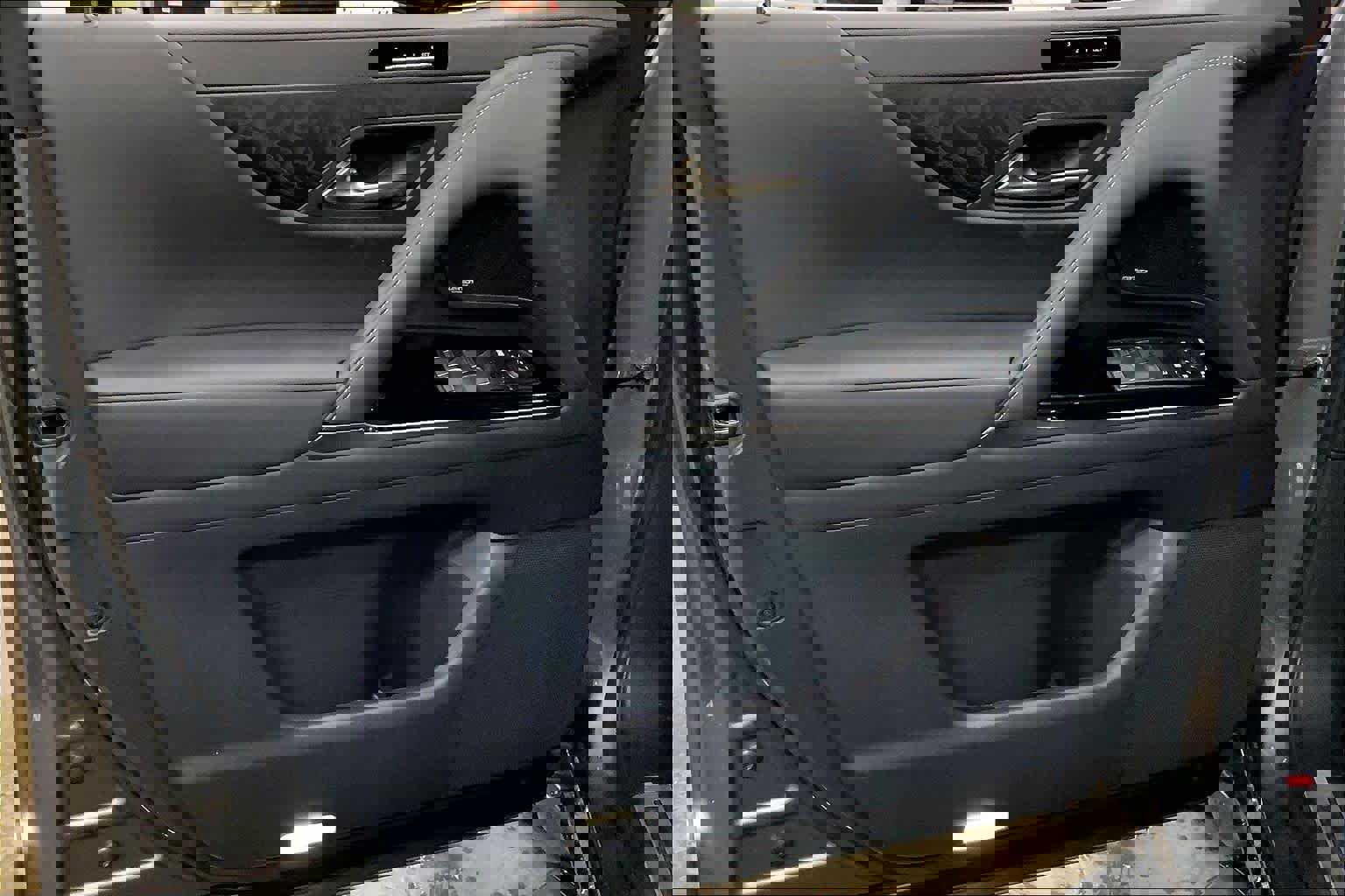 New 2026 Lexus LX 600 4WD w/ Luxury Package image 10