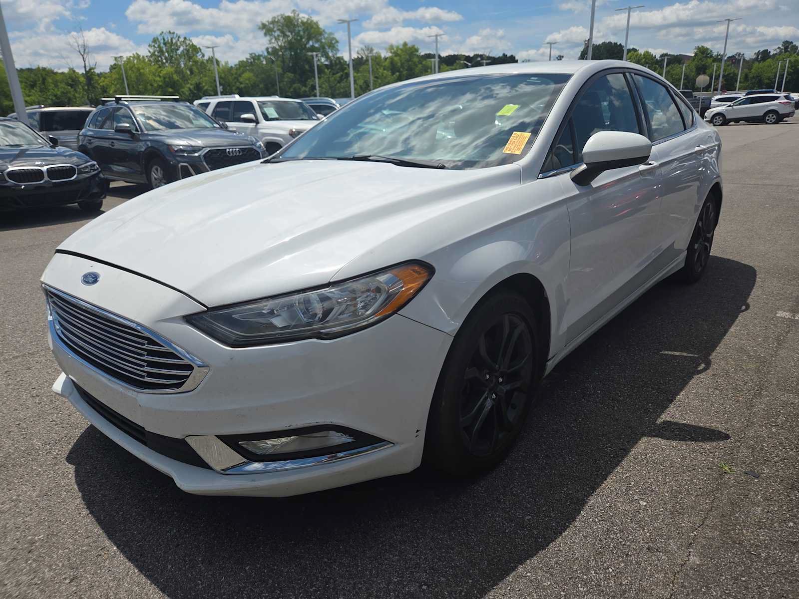 Used 2018 Ford Fusion SE w/ Equipment Group 201A FWD image 10