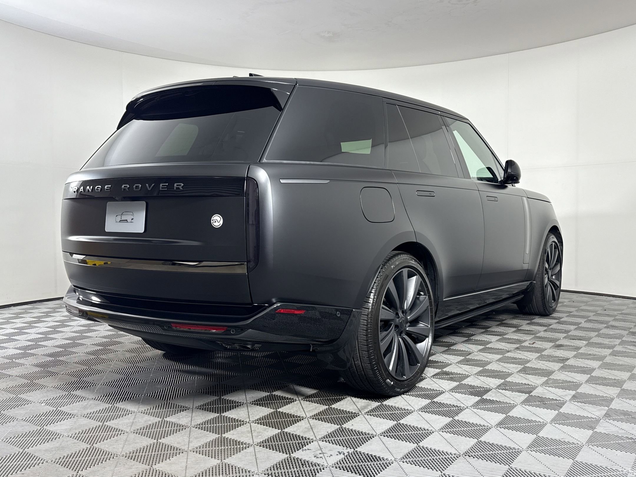 New 2026 Land Rover Range Rover SV image 9