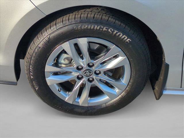 Used 2024 Toyota Sienna XLE w/ XLE Plus Package FWD image 27