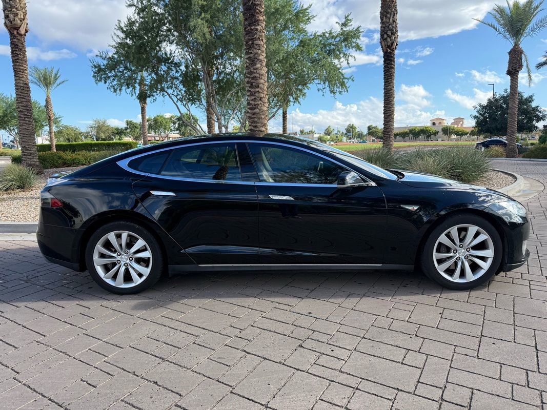 Used 2014 Tesla Model S image 2