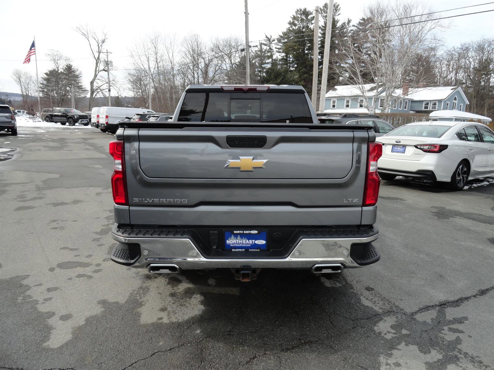 Used 2022 Chevrolet Silverado 1500 LTZ w/ LTZ Premium Package AWD/4WD image 6
