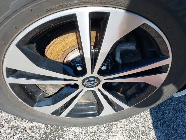 Used 2020 Nissan Sentra SV FWD image 2
