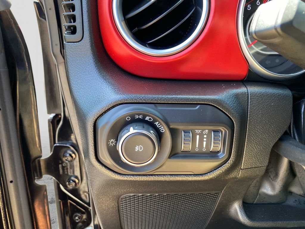 Used 2022 Jeep Wrangler Rubicon AWD/4WD image 22