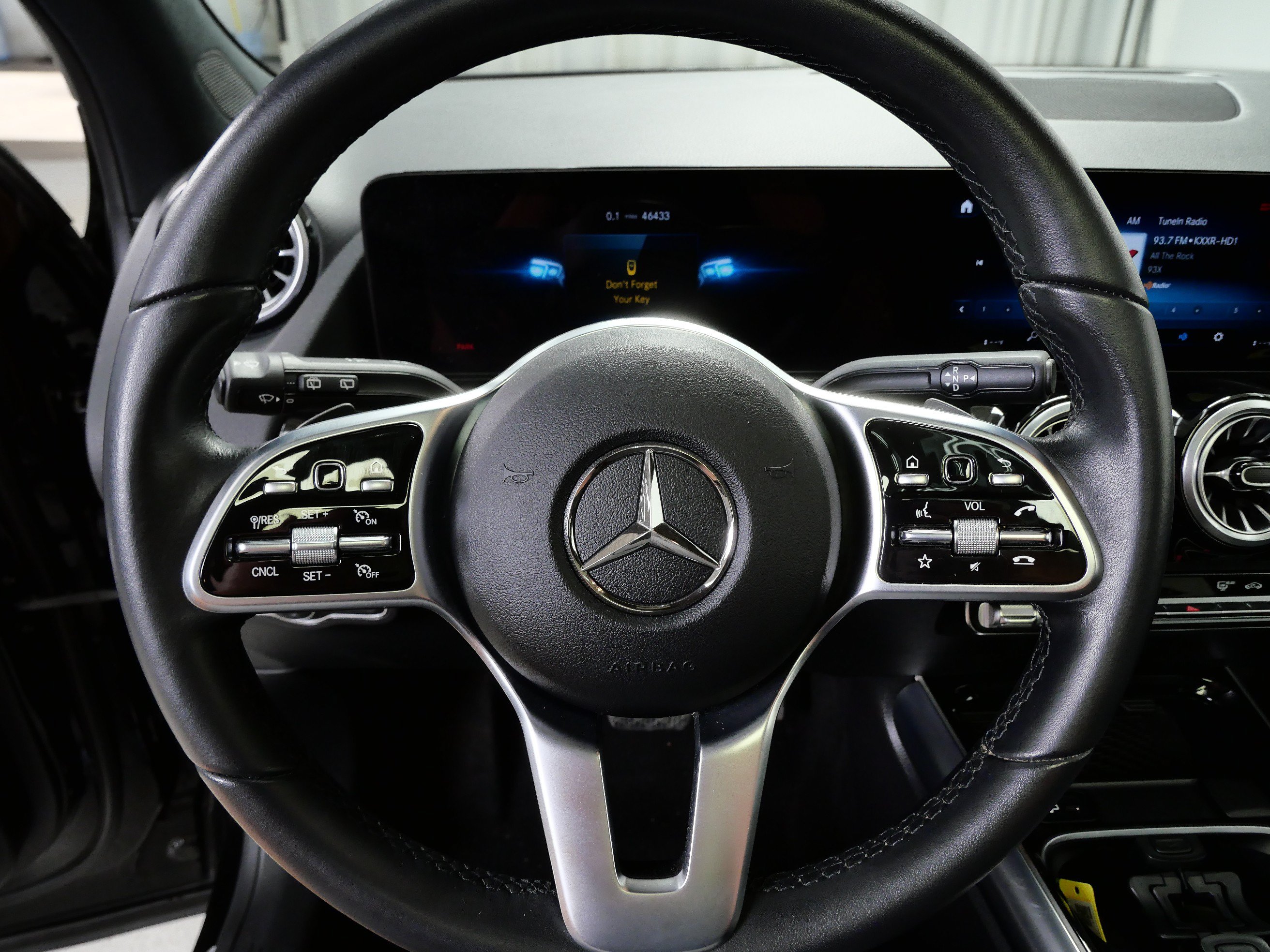 Used 2023 Mercedes-Benz GLA 250 4MATIC w/ Premium Package image 23