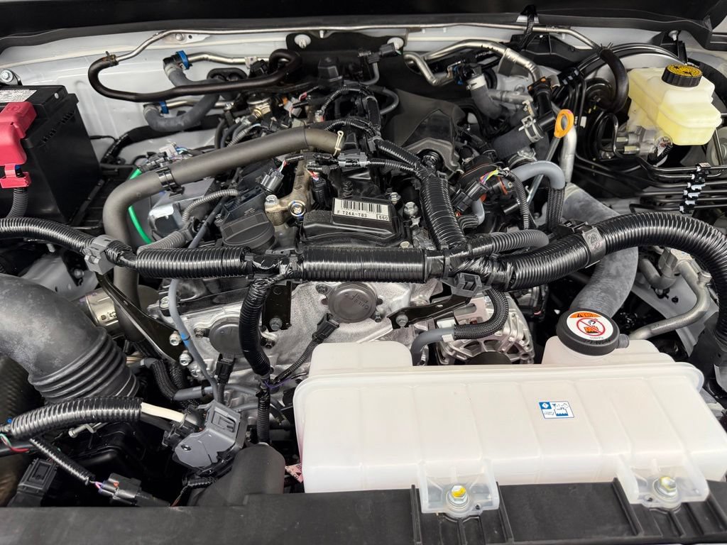 Certified 2026 Toyota Tacoma SR5 AWD/4WD image 39