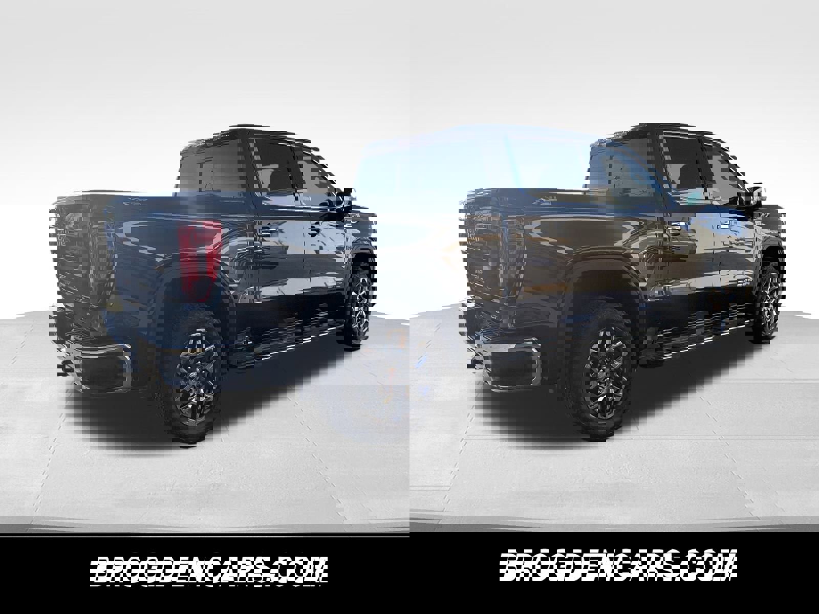 New 2026 GMC Sierra 1500 SLT w/ SLT Premium Plus Package image 3