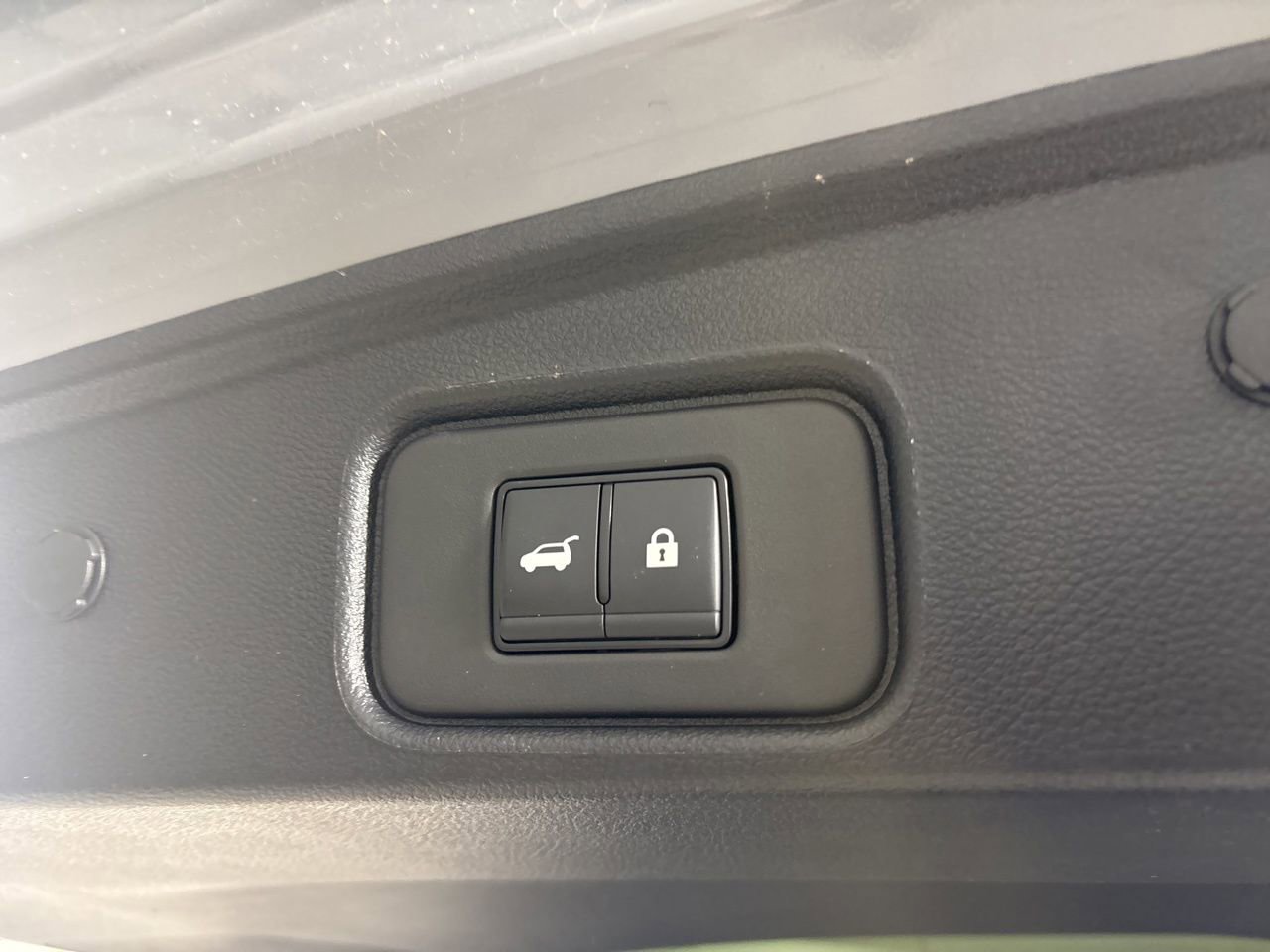 Used 2025 Nissan Pathfinder Platinum w/ Cargo Package FWD image 31