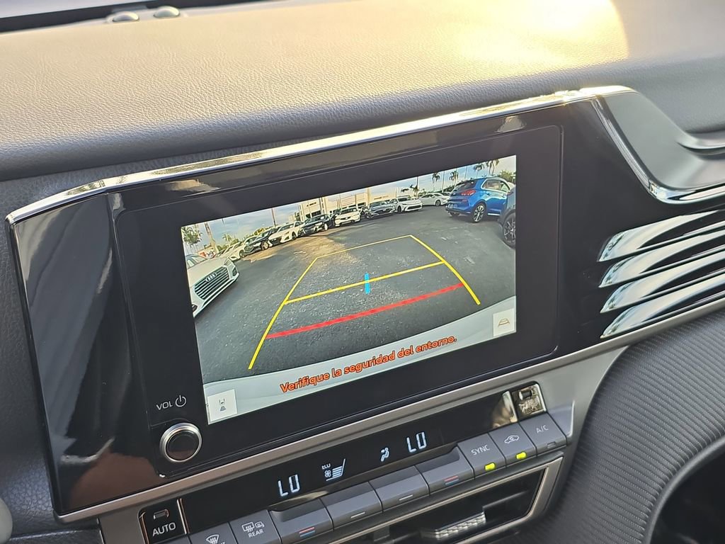 Used 2025 Toyota Camry SE image 23