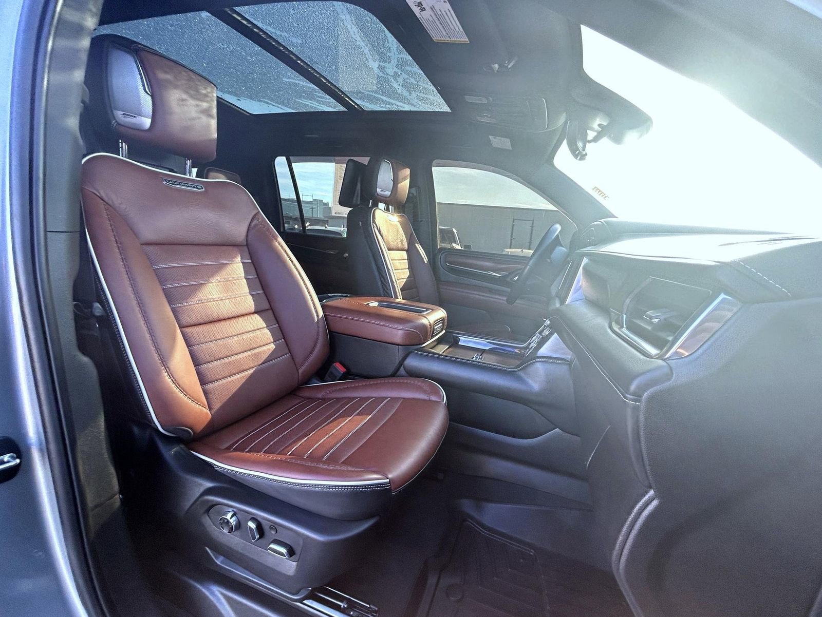 Used 2024 GMC Yukon XL Denali Ultimate image 16