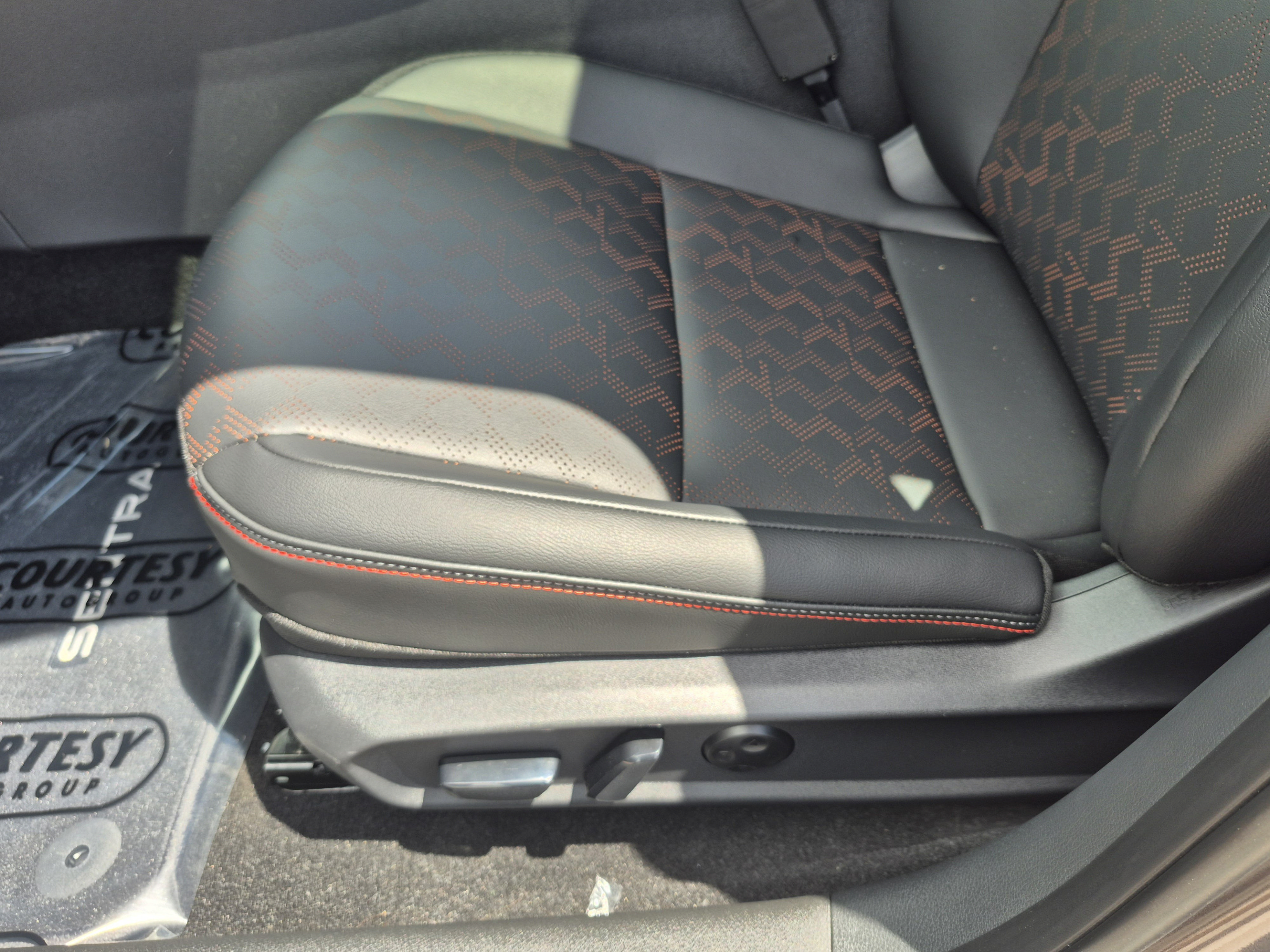 New 2026 Nissan Sentra SR w/ SR Premium Package FWD image 20