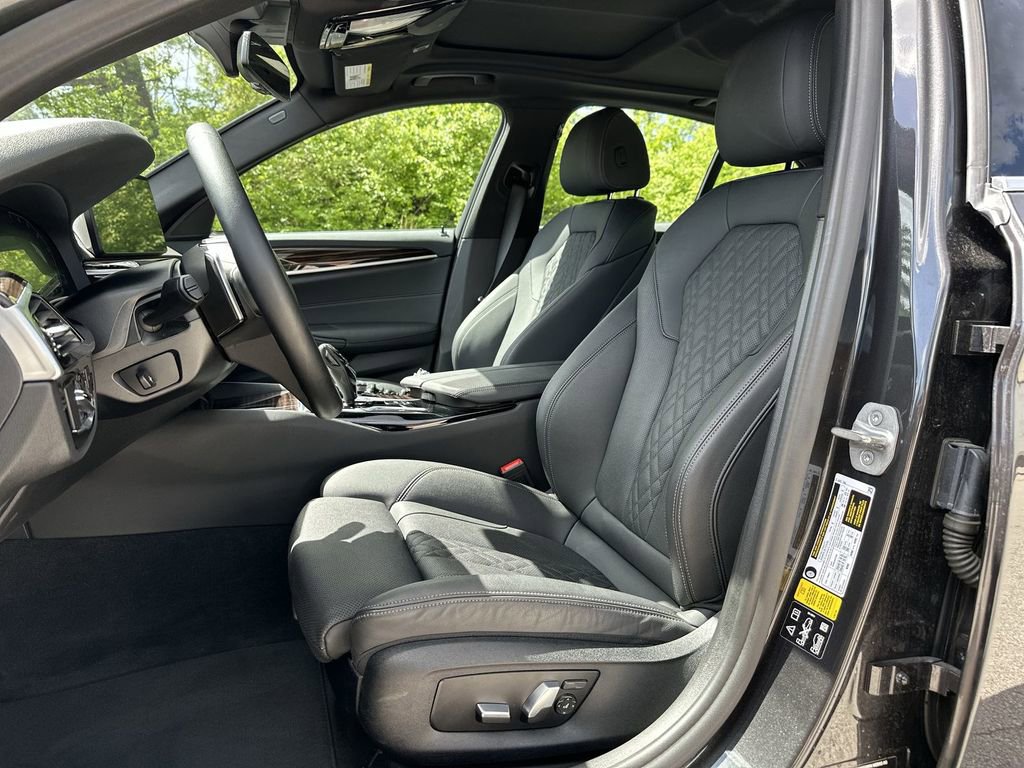 Used 2022 BMW 530i xDrive w/ Convenience Package image 14